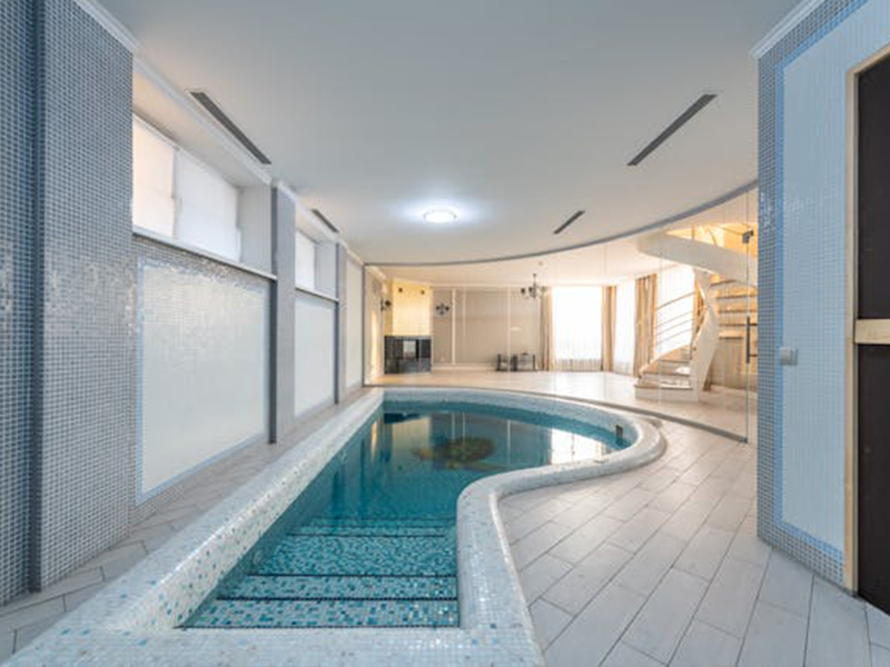 أوراق ليانغجينغ الأكريليك: التخصيص الملون، وتمكين الابتكار في صناعة المنتجعات الصحية وحمام السباحة