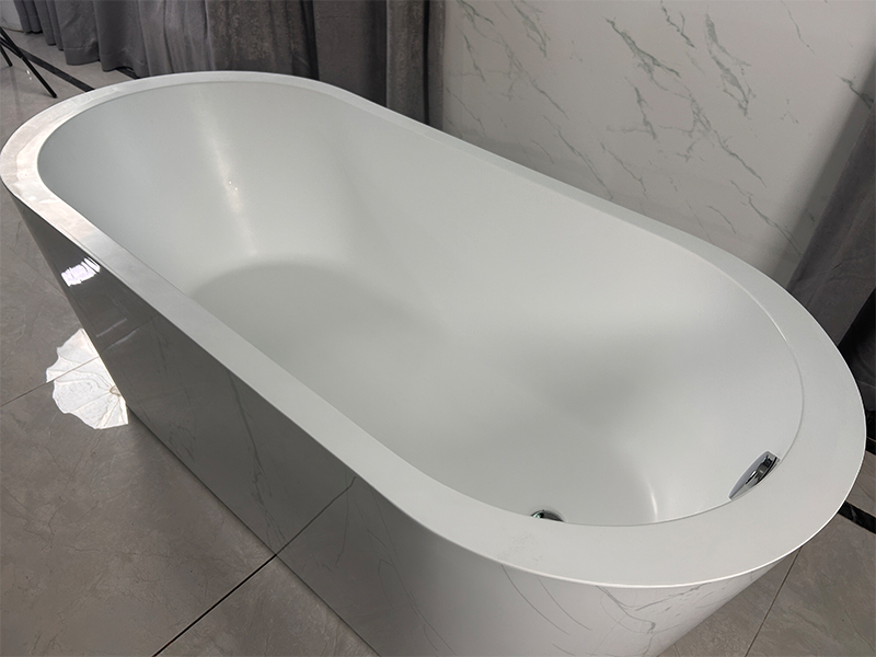 ملاءات حوض السباحة الخارجي: إضافة شعور بالأمان إلى حمامات السباحة الخارجية